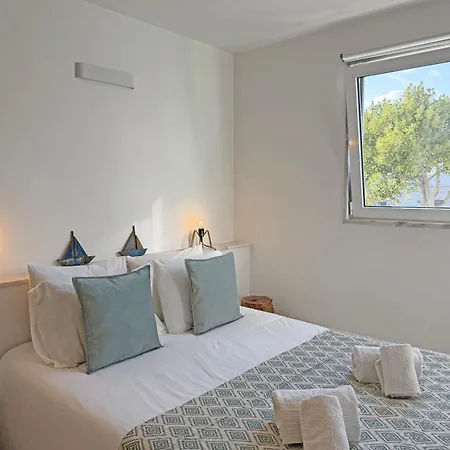 Cubista Designer House By Junto Ao Mar Tatil Evi